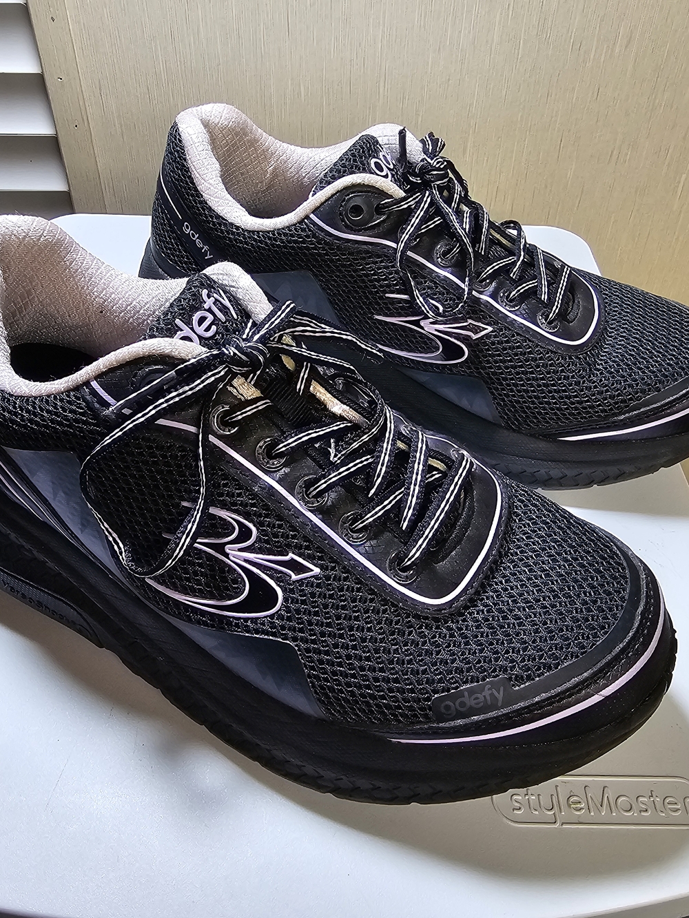 GDefy Gravity Defyer Walking Shoes Size 8 Black Purple Comfort Sneakers - Picture 2 of 13